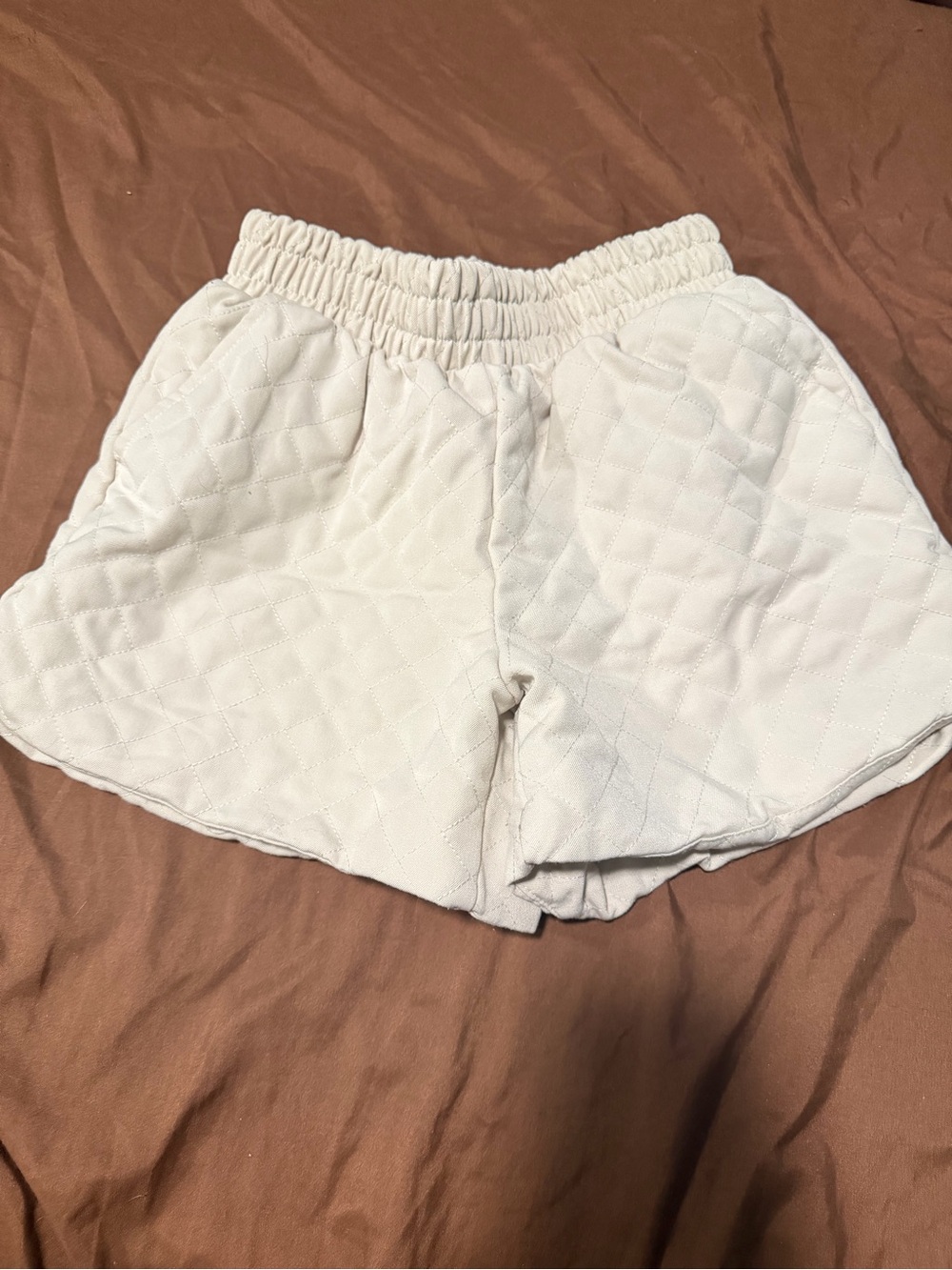 Forever 21 Ivory Quilted High Waist Shorts Size S